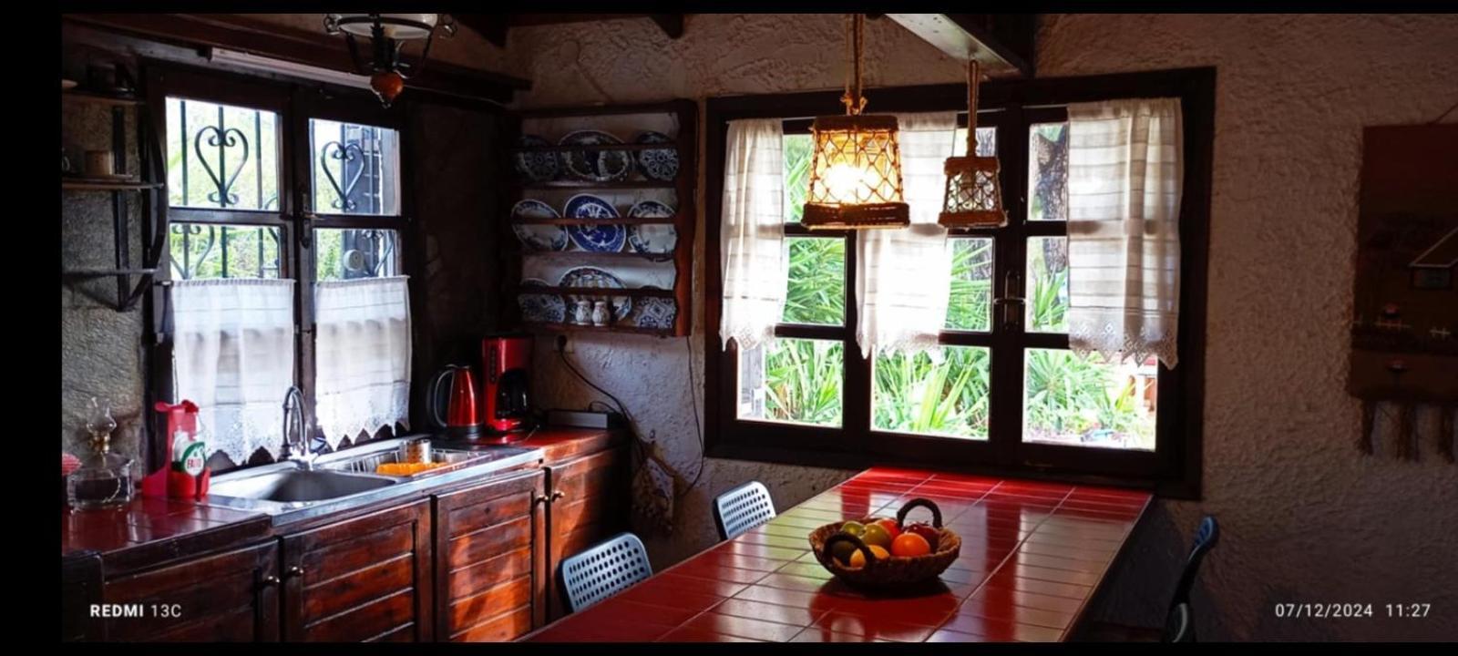 Phedra'S House Spata- Artemida Luaran gambar